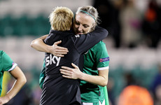 'She's the bravest woman on our team right now' - Player support for Pauw