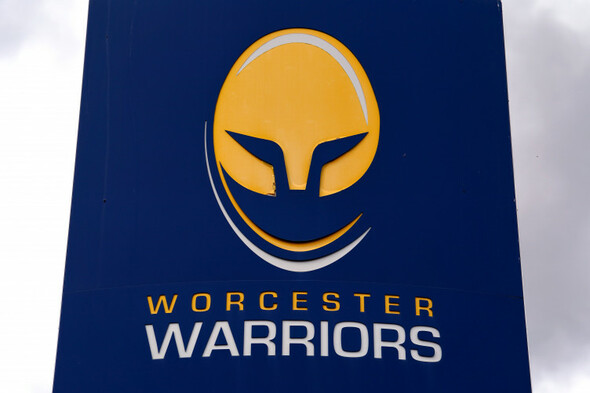 Fly-half Fin Smith demands answers from Worcester Warriors over unpaid wages - Vimarsana News