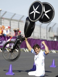 The best Paralympic picture you'll see today: Alex Zanardi celebrates hand-cycling gold