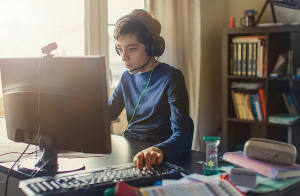 95% of 8-12 year-olds own their own smart device, new survey finds