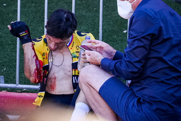 Injury suffered in crash at finish line rules Primoz Roglic out of Vuelta - Vimarsana News