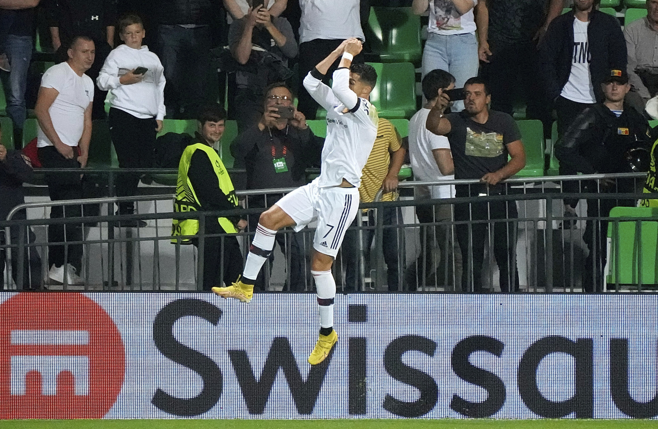 Jadon Sancho and Cristiano Ronaldo score as Man Utd ease past Sheriff Tiraspol - Vimarsana News