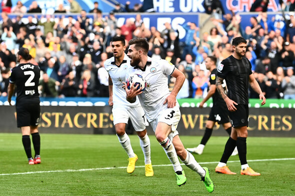 Manning on target and Obafemi returns as Swansea down Hull in second half - Vimarsana News