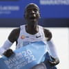 Eliud Kipchoge breaks world record at Berlin Marathon