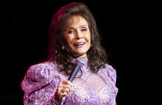 Tributes paid to country music pioneer Loretta Lynn, who has died aged 90