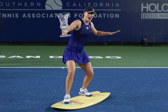 Iga Swiatek overcomes a scare to cruise to victory in San Diego - Vimarsana News