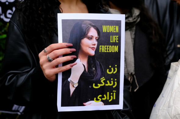 Iran mourners flock to Mahsa Amini's grave despite crackdown on protesters - Vimarsana News
