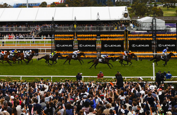 Le propriétaire de Dublin célèbre la victoire de la Melbourne Cup alors que la foule est de retour · The42