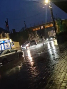 Fire and road crews responding to spot flooding incidents in Co Wexford