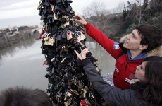 'Love locks' removed from Rome's Ponte Milvio bridge