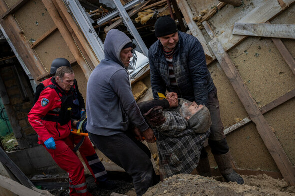 Multiple people killed outside coffee shop in heavy bombardment at Kherson - Vimarsana News