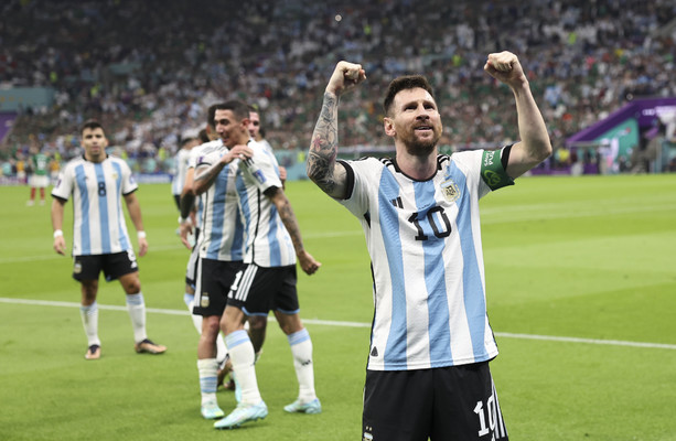 Messi Magic Helps Keep Argentinas World Cup Hopes Alive · The 42 9478