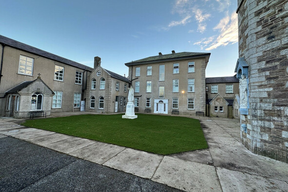 Fermoy latest town to be visited by anti-immigration campaigners and misinformation - Vimarsana News