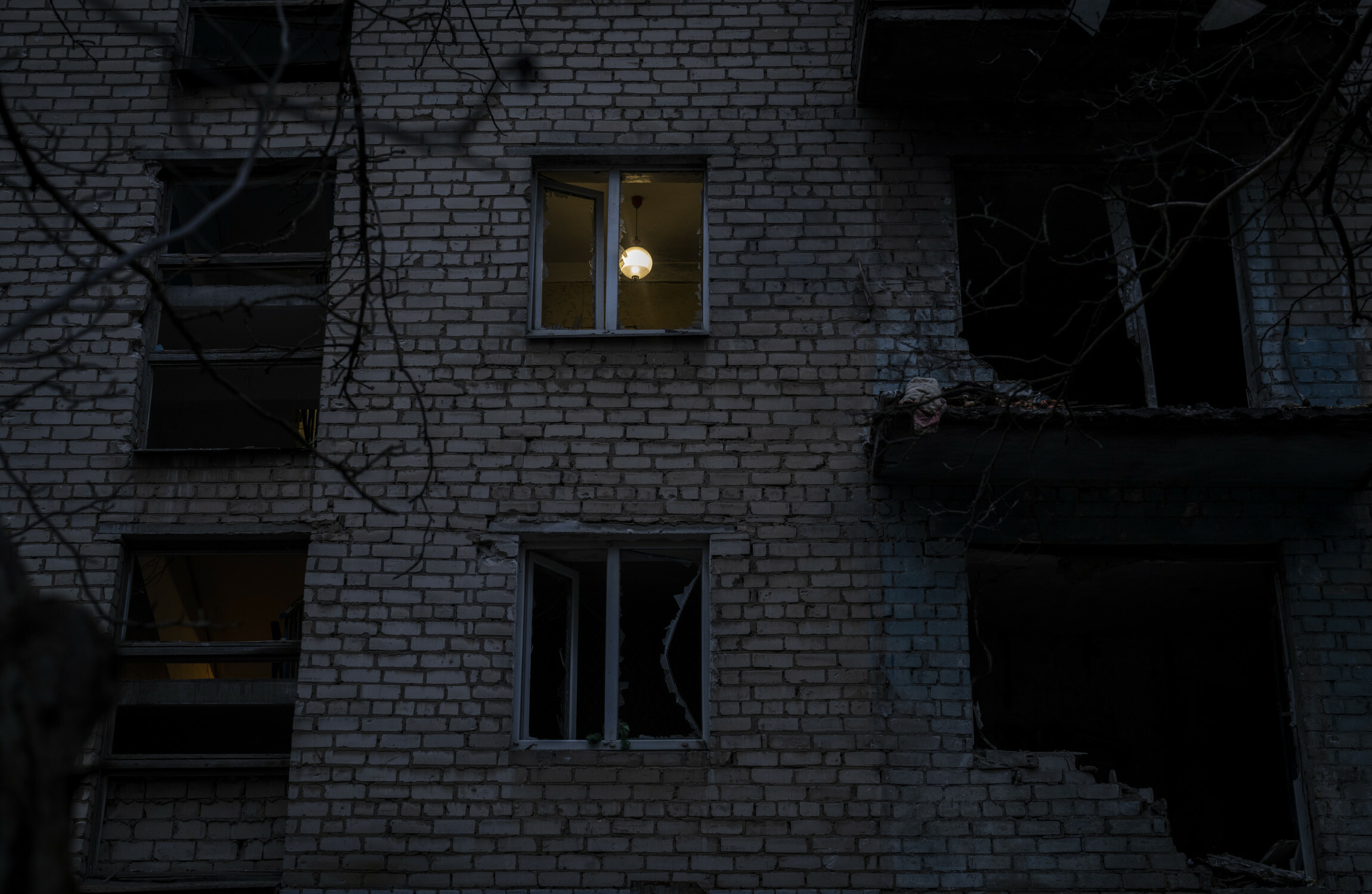 Russian shelling cuts off power again in liberated city of Kherson - Vimarsana News