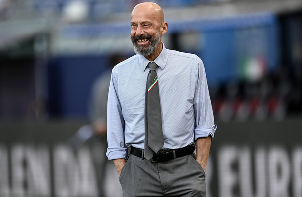 Gianluca Vialli steps down from Italy role as he battles