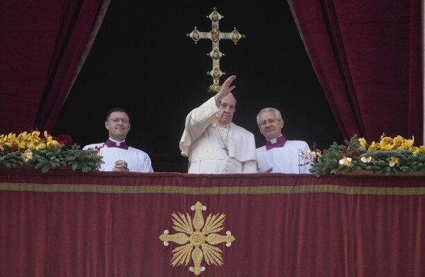Pope Francis calls for an end to 'senseless' war in Ukraine in ...