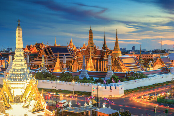 Irish tourist dies after falling from train in Thailand - Vimarsana News