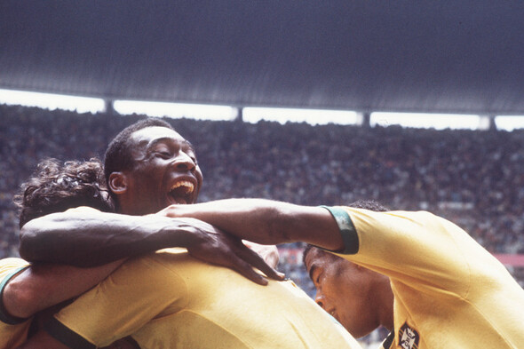 'Before Pele, '10' was just a number' - The world pays respects to football's King - Vimarsana News