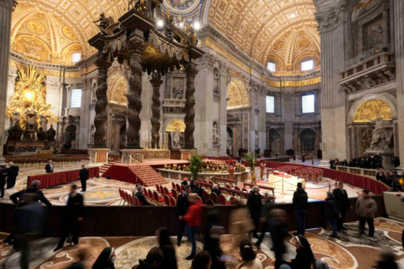 Thousands pay tribute to ex-pope Benedict at Vatican - Vimarsana News