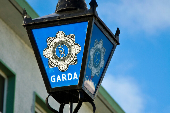 Man, 20s, dies in collision between car and van in Co Limerick - Vimarsana News