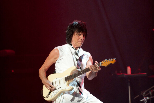 Renowned guitarist Jeff Beck dies aged 78 after contracting bacterial meningitis - Vimarsana News