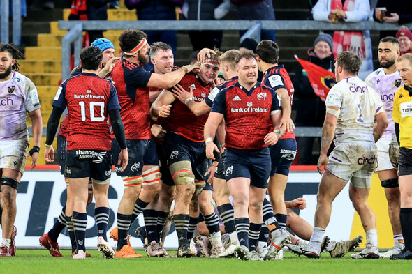 Fourteen-man Munster cling on to see off Northampton at Thomond Park - Vimarsana News
