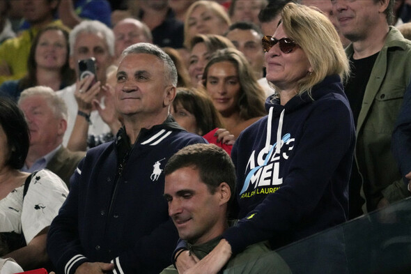 Djokovic's father to skip Melbourne semi-final after Russian-flag controversy - Vimarsana News