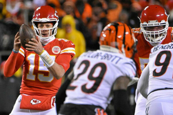 Mahomes battles through ankle injury to lead Chiefs to Super Bowl - Vimarsana News