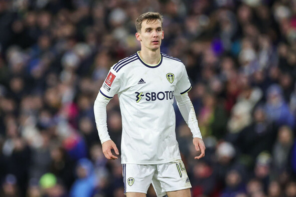 Spain defender leaves Leeds with €18 million option to buy - Vimarsana News