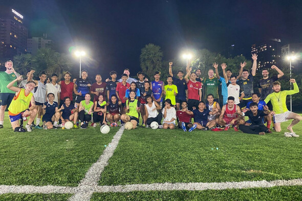 The team of Cambodian gaelic footballers travelling to Derry for the GAA World Games - Vimarsana News