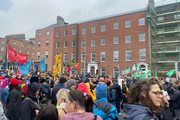 Crowds march through Dublin in show of solidarity with refugees - Vimarsana News
