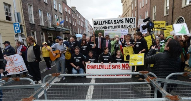 Pictures: Ballyhea bondholder bailout protesters reach Dublin