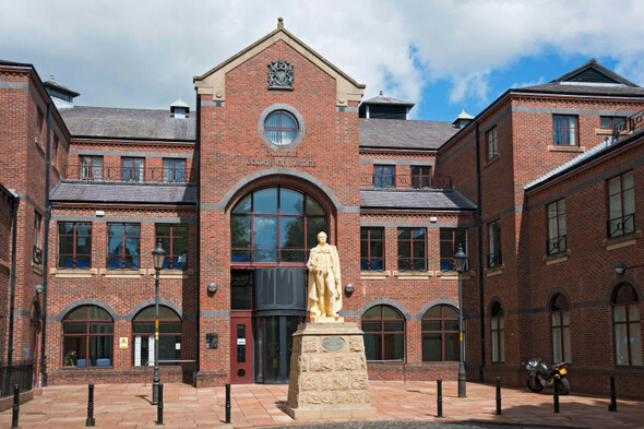 Fake psychiatrist who worked in Northern Ireland for NHS began to 'believe her own lie' - Vimarsana News