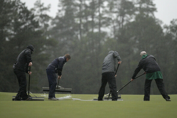 Masters third round suspended due to heavy rain - Vimarsana News
