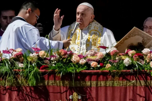 Pope Francis urges prayer for 'beloved Ukrainian people' in annual Easter message - Vimarsana News