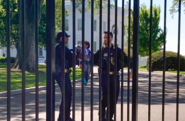 Toddler reunited with parents after squeezing through White House fencing