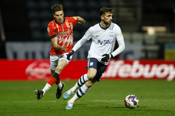 Trio of Irish strikers find net on night of mass brawl between Preston and Swansea - Vimarsana News