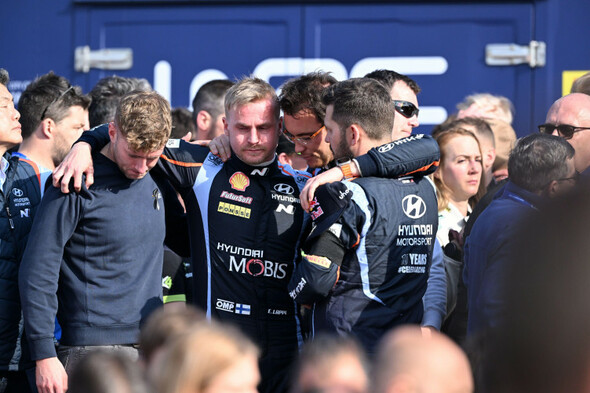 'Empty inside' as drivers race on in shadow of Craig Breen tragedy - Vimarsana News