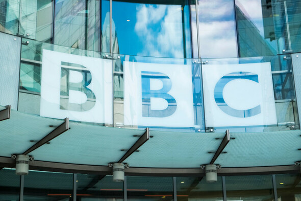 BBC chairman steps down after not disclosing role in Boris Johnson loan guarantee - Vimarsana News