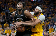 Davis leads Lakers to win over Warriors, Knicks square series