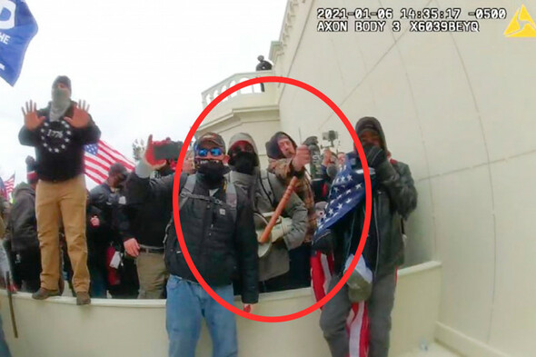 Man sentenced to 14 years for attacking police officers during January US Capitol riots - Vimarsana News