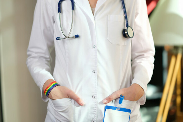 Healthcare workers have positive attitudes towards LGBT+ people but lack training, study shows - Vimarsana News