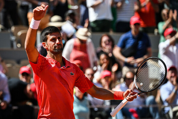 Djokovic begins bid for record 23rd Grand Slam with straight sets win at French Open - Vimarsana News
