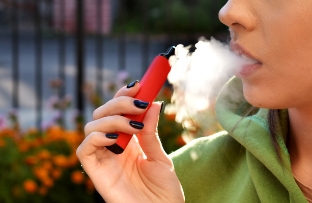Selling e-cigarettes to under 18s will carry a €4,000 fine and possibly six months in prison