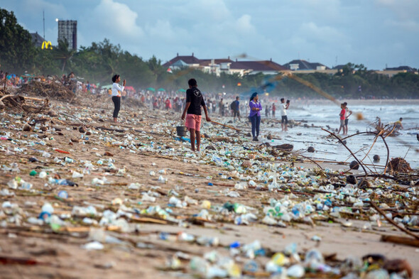 Global negotiators take key step towards landmark treaty to end plastic waste - Vimarsana News