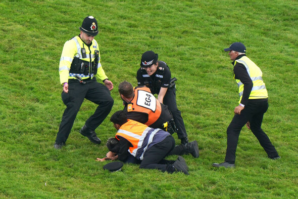 19 animal rights activists arrested over alleged plans to disrupt the Epsom Derby - Vimarsana News