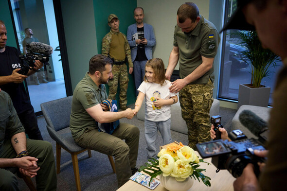 At least 500 Ukrainian children killed in war, says Zelenskyy - Vimarsana News