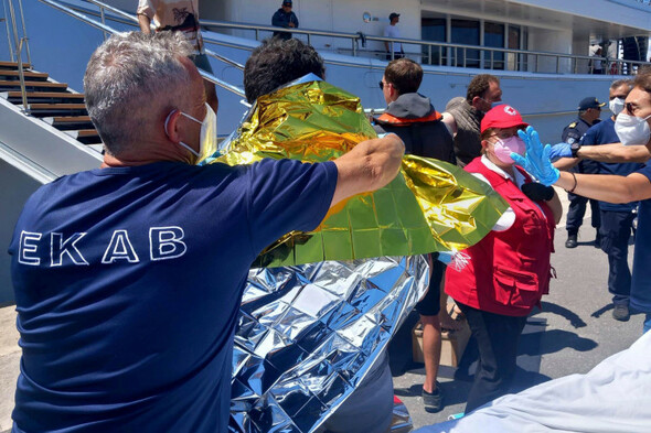 Greek rescuers scour the sea for survivors of 'horrific' migrant boat sinking - Vimarsana News