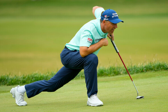 Harrington and Lowry climb up US Open leaderboard with impressive third-round efforts - Vimarsana News