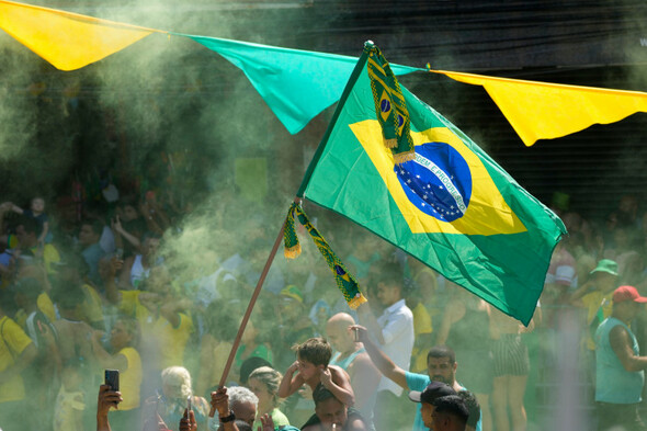 On the Right Wing: Why Brazil's football heroes pledged support to Bolsonaro - Vimarsana News